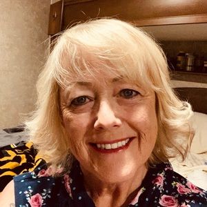 Meet your Posher, Elizabeth